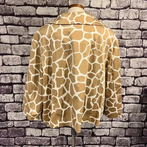 Sandro NWT Beige & White 3/4 Sleeve Jacket Size 2X - Picture 6 of 10